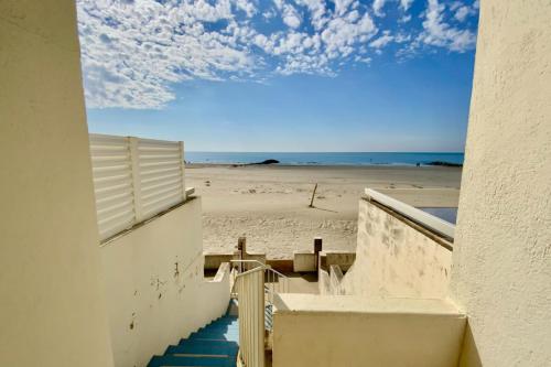 The beach - Beachfront 2 bedrooms with view ! - Location saisonnière - Palavas-les-Flots