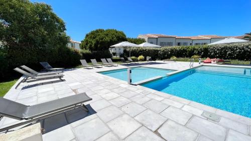 Appartement situé dans résidence avec piscine, à proximité de la mer - Location, gîte - Ars-en-Ré