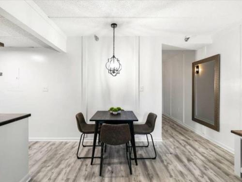 GT502 Newly Remodeled Gatlinburg Condo w Pool in Gatlinburg, USA
