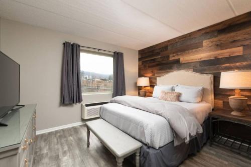 GT506 New Chic Condo Downtown Gatlinburg w Pool in Gatlinburg, USA