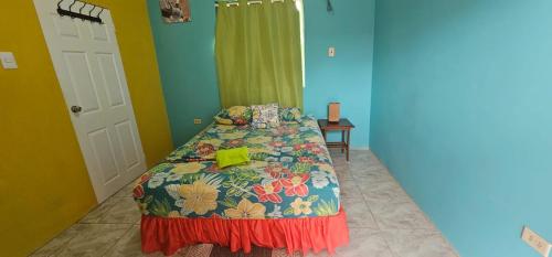 Fish Tobago Guesthouse or Joy and Brandon Guesthouse in Буккоо
