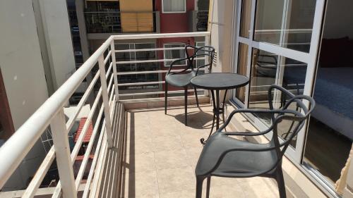 Luminoso y amplio 2 ambientes en Flores 45 m2 in ฟลอเรส