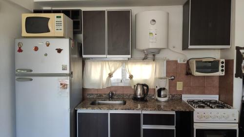 Luminoso y amplio 2 ambientes en Flores 45 m2 in ฟลอเรส