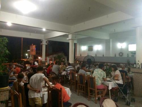 Restaurant & Apartments JUG in Sutomore