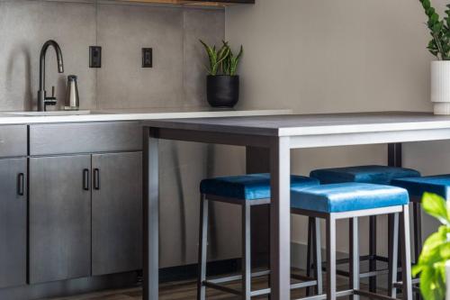 Brand New Condo in the heart of Traverse City in Traverse City, USA