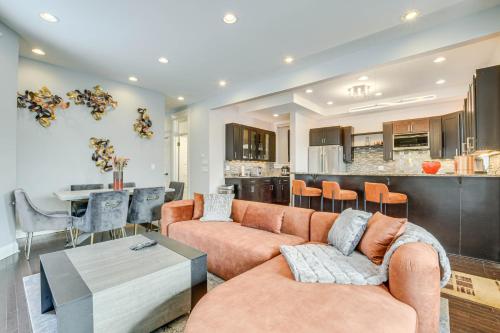 Spacious Condo with Deck about 3 Mi to Downtown Chicago! in Chicago, USA