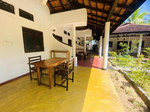 Facilities, Harmony Beach Hotel in Arugam Bay