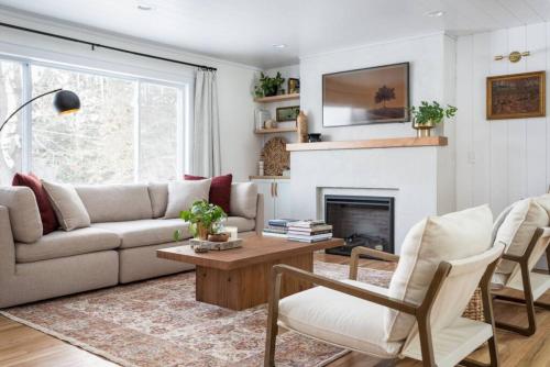 Norra House- Curated home, 5 acres in wine country in Suttons Bay, USA
