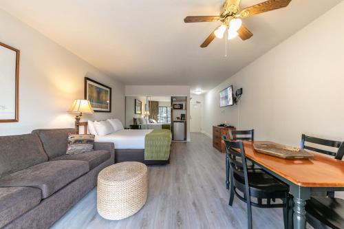 King Studio 2nd Floor #234 at Donner Lake Village - Truckee