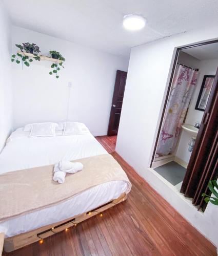 Habitación con baño privado e interne de 300mG cerca al movistar arena