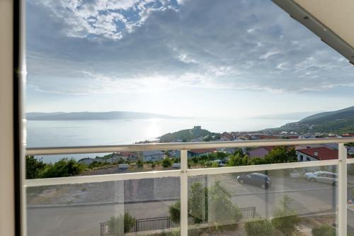 Villa with a beautiful panoramic view and a swimming pool- by Traveler tourist agency Krk ID 2397, Senj (Segna) (foto 6)
