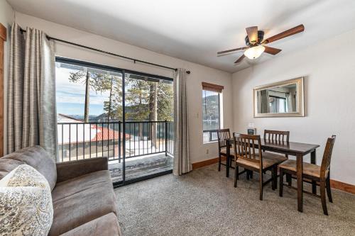 Beautiful Studio w/ Lake View #243 at Donner Lake Village, Truckee