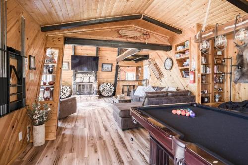 The Slope Chalet in Big Bear Lake, USA