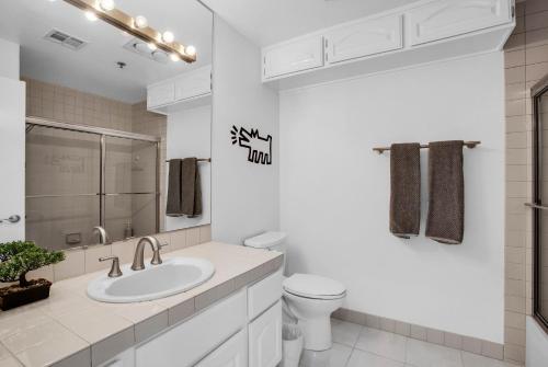 Keith Haring Inspired 2BD Deauville Condo - A Ryson Property - Tap to explore photos