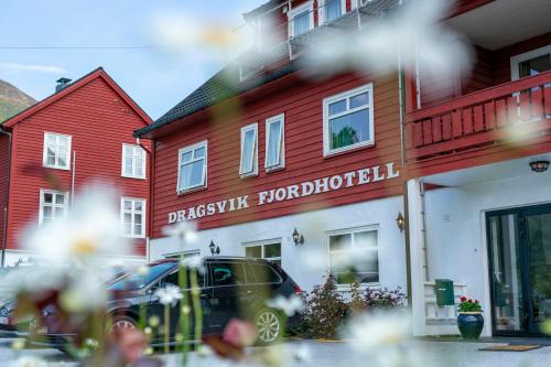 Dragsvik Fjordhotel - image 2