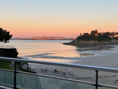 Appartement le Cristal Dinard bord de mer - Location saisonnière - Dinard