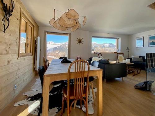Chalet rénové pour 12 pers., à 100m des pistes, 300m des commerces, terrasses et parking inclus - FR-1-733-146 gîte à louer Le Crest