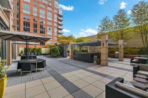 Reston 1br w bbq grills close to shopping WDC-837