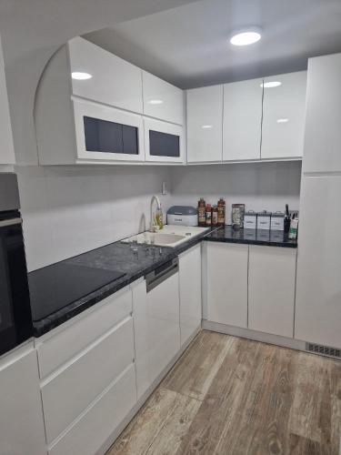 Κουζίνα, small apartment for two in Μπρους