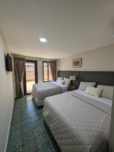 2 double beds