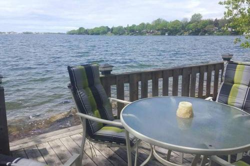 West Lake Waterfront Swimming - Free Pontoon Boat! in West Lake (ON)