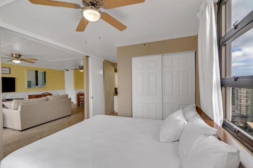 22nd Floor Condo with Stunning Ocean Views and Free Parking! - image 13