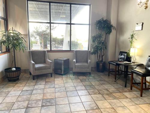 Shilo Inn Suites Salem - image 2