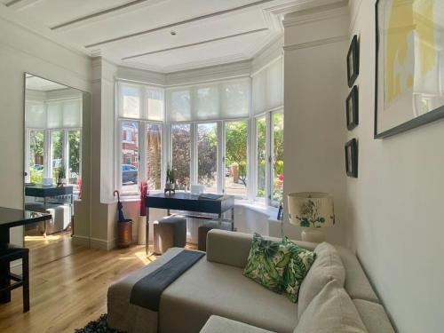 Interior Designed Flat near Kew Botanical Gardens - Apartment - London