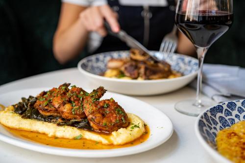 Hilton St. Louis Downtown at the Arch - image 2