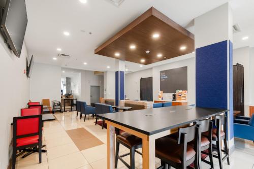 Fasiliteter, Holiday Inn Express Hotel & Suites-Edmonton South By IHG in Edmonton (AB)