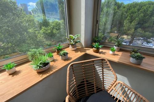Aesthetics - 2 bedrooms and secure parking! in Estanove