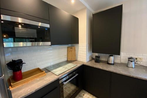 Aesthetics - 2 bedrooms and secure parking! in Estanove