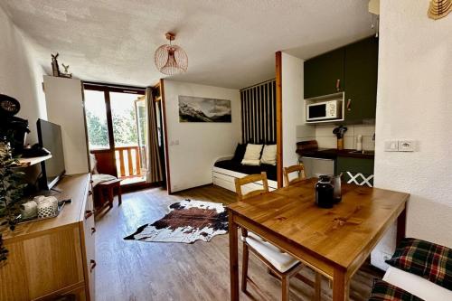 The Edelweiss- Renovated studio for 4 people! gîte à louer Chamrousse