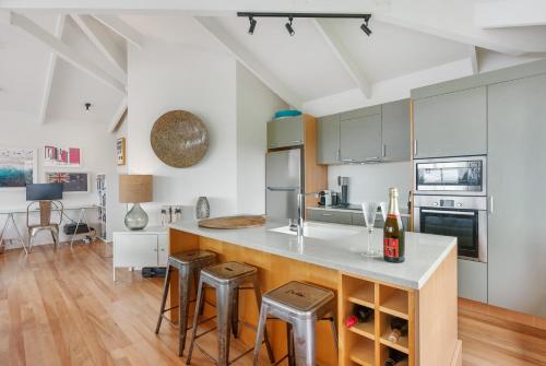 ห้องครัว, Waiheke Island Resort Conference & Accomodation Centre in เกาะไวฮิกิ