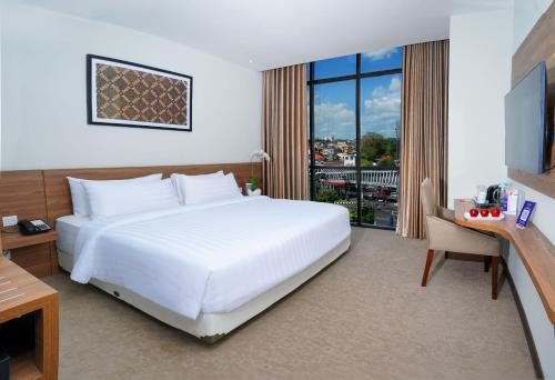  Superior Double Room with City View room in Aston Inn Pandanaran