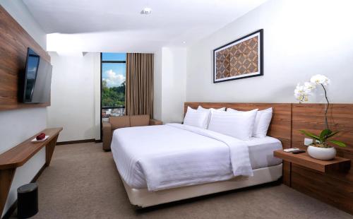  Superior Double Room with City View image 2