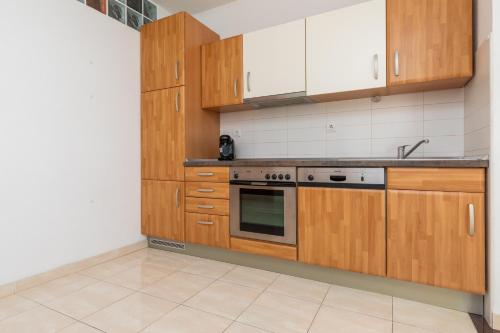 One-Bedroom Apartment with Balcony and Sea View image 6