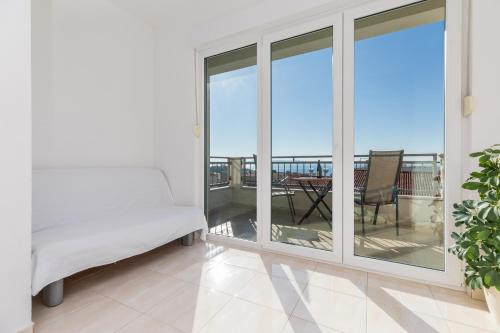 One-Bedroom Apartment with Balcony and Sea View image 10