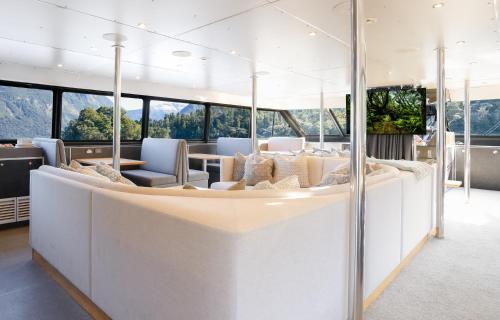 Milford Sound Overnight Cruise - Fiordland Discovery 3