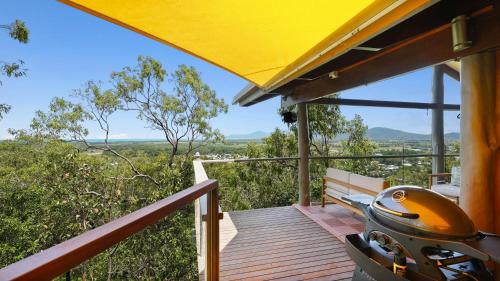 Instalaciones, Rainforest Treehouse Sanctuary - with ocean views near The Australian Armour & Artillery Museum