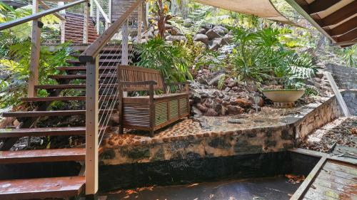 Rainforest Treehouse Sanctuary - with ocean views