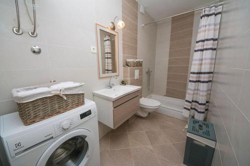 One-Bedroom Holiday Home image 7