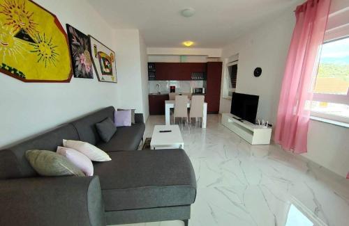 Two-Bedroom Apartment with Balcony and Sea View