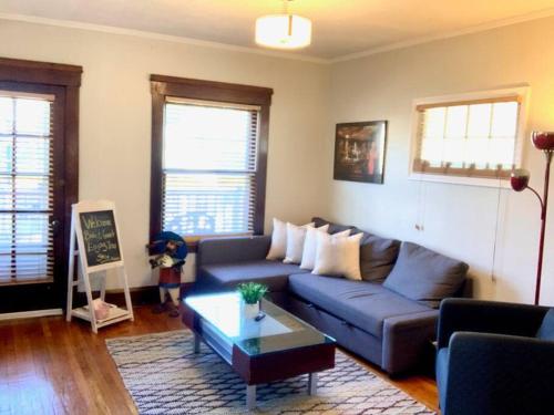 The House Hotels- Thoreau Upper - Lakewood - 10 Minutes to Downtown Attractions