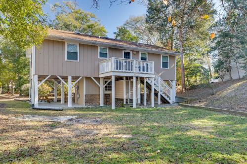 Lovely Emerald Isle Home, Walk to Beach!