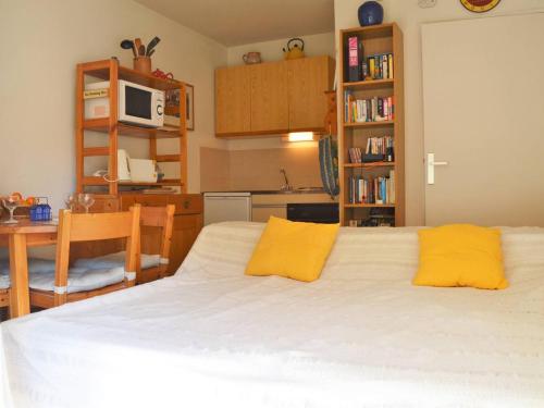 Apartment image 10