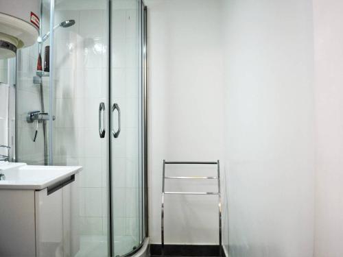 Apartment image 6
