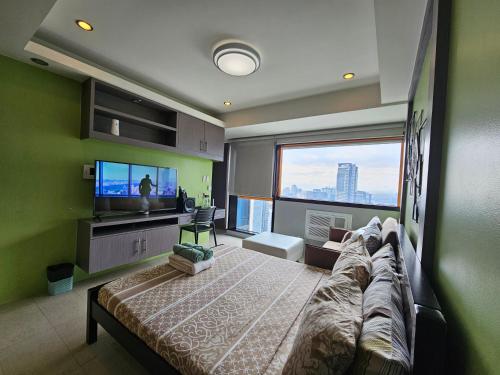 Spacious Studios Room Type - King Studio with Sofa Bed