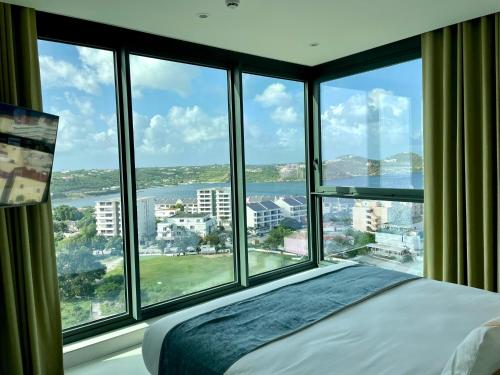 Gorgeous 2 bedroom, 17th floor, with breathtaking view, Fourteen at Mullet Bay