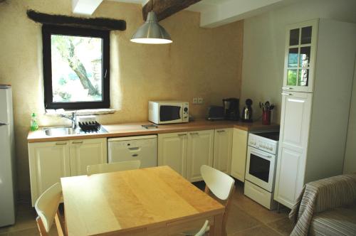 2 bedrooms, 3 beds